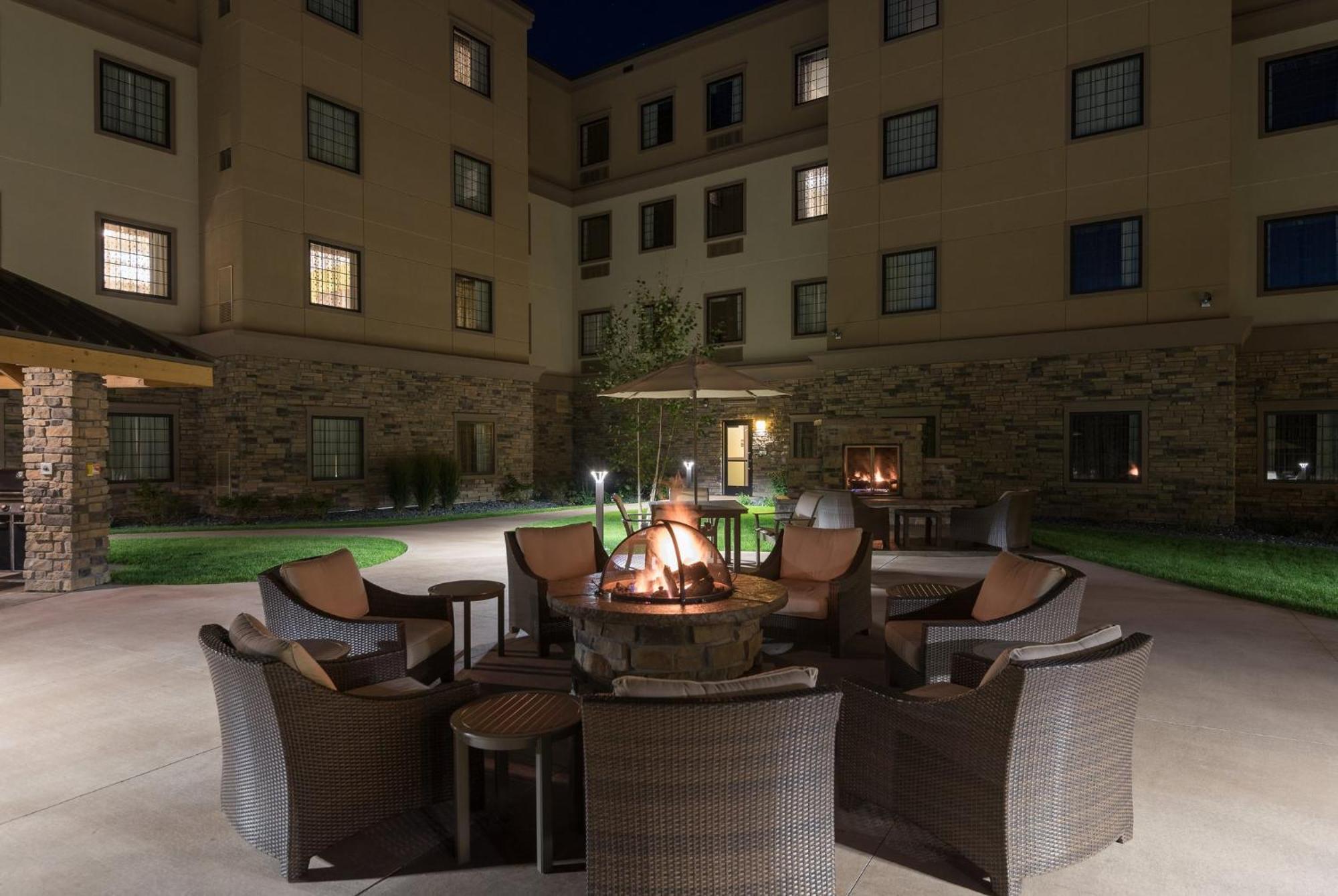Staybridge Suites Eau Claire - Altoona By Ihg Kültér fotó